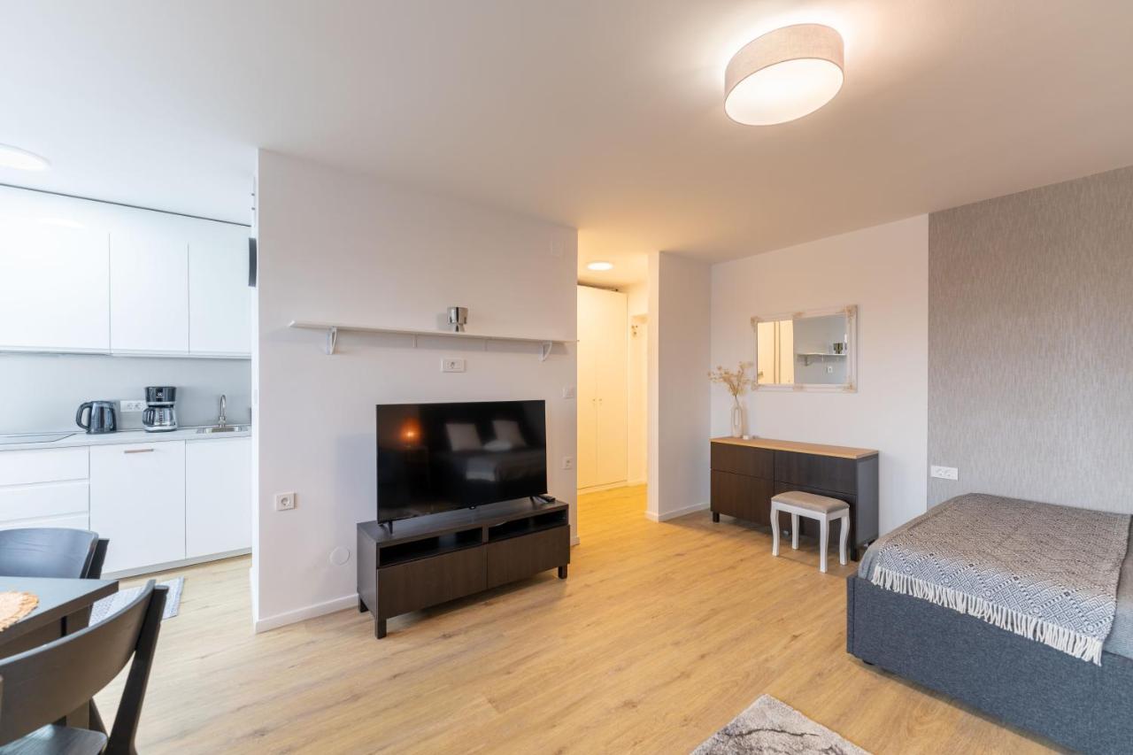 Apartamento Elegant Tour As Gilly With Open Views And A Balcony In The Center