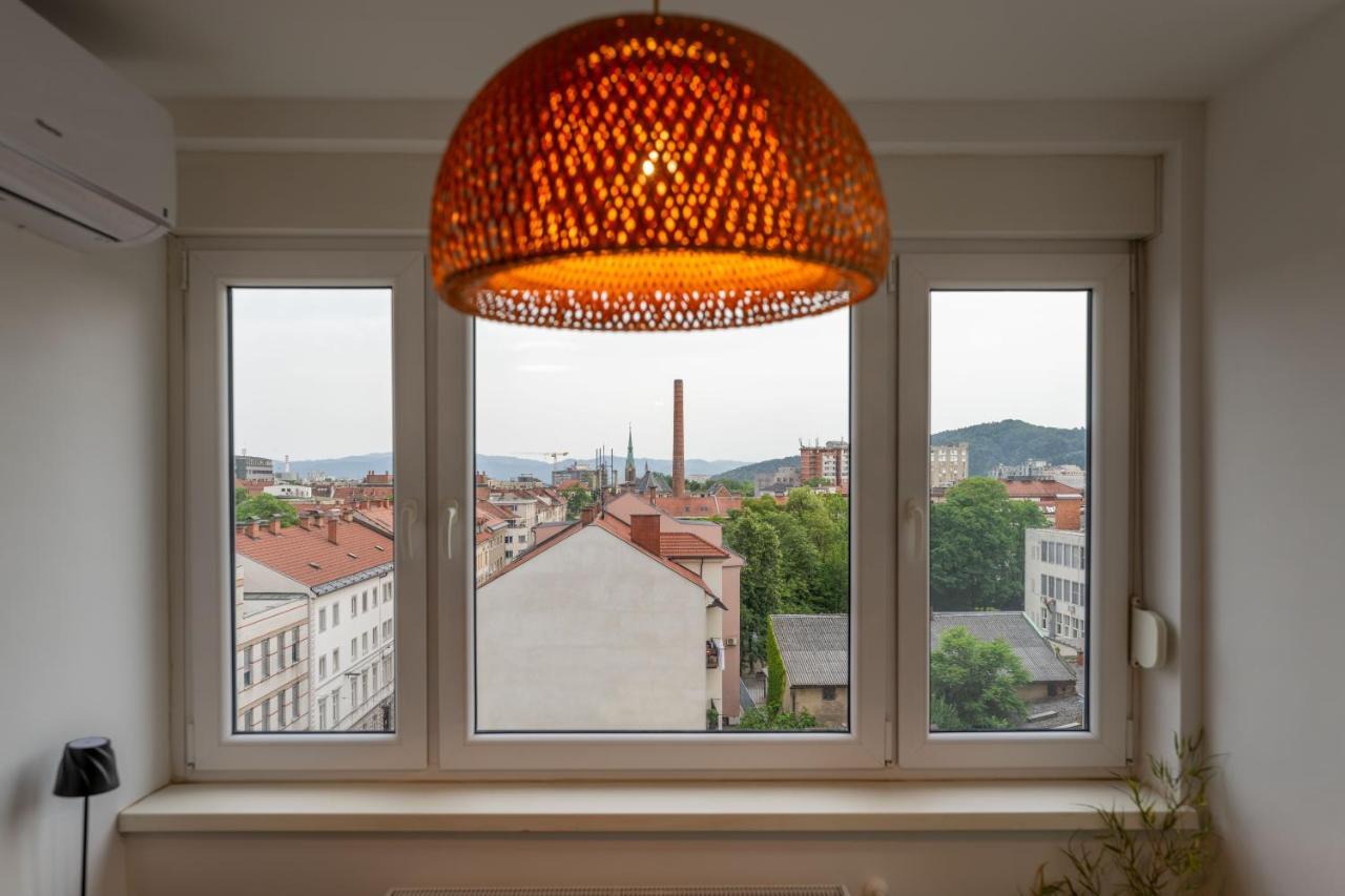 Apartment Elegant Tour As Gilly With Open Views And A Balcony In The Center