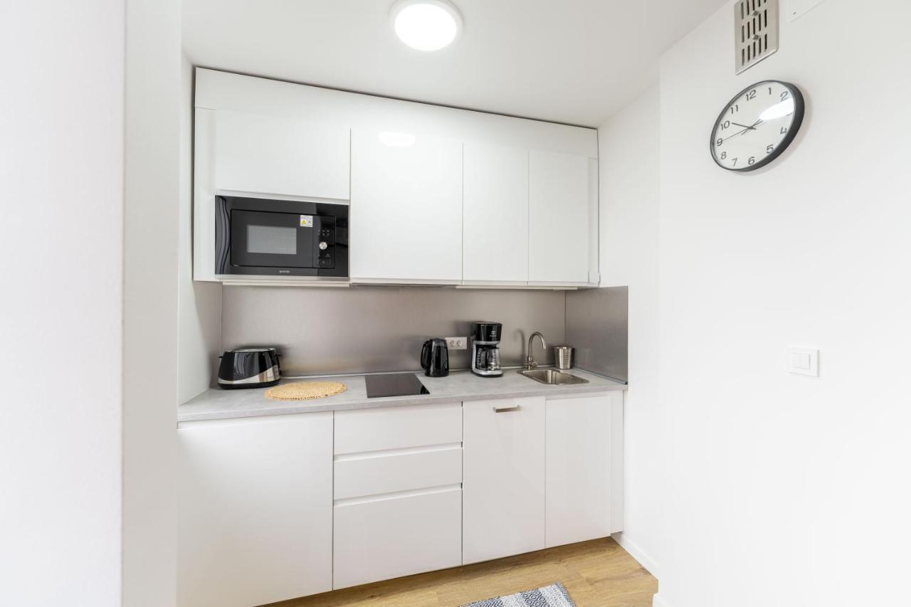 Elegant Tour As Gilly With Open Views And A Balcony In The Center Apartment