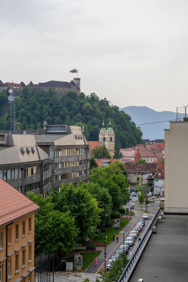 Elegant Tour As Gilly With Open Views And A Balcony In The Center Apartment Ljubljana